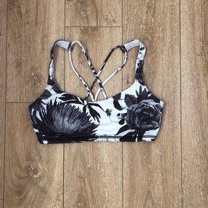 Lululemon Womens Free To Be Sports Bra Size 6